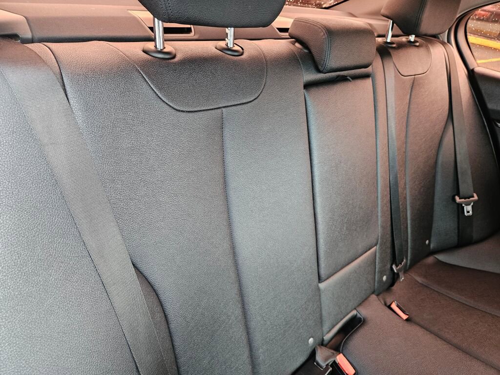Used 2018 BMW 320i xDrive Sedan image 14