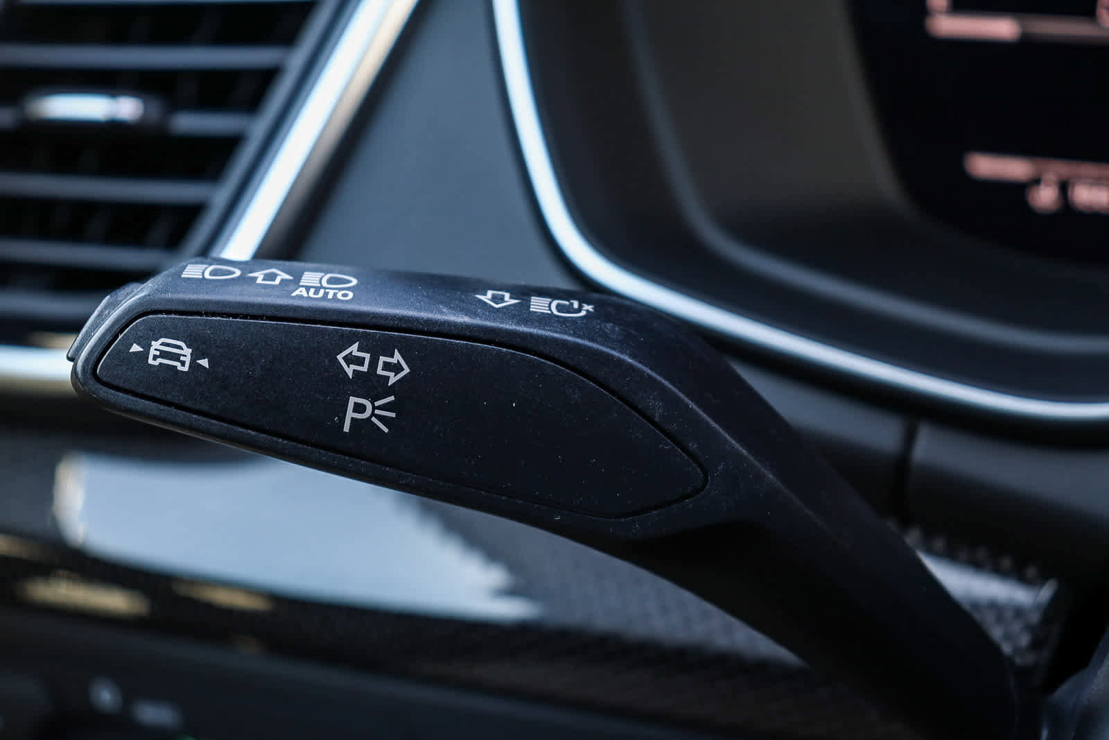 Used 2024 Audi SQ5 Premium Plus w/ Premium Plus Package image 31