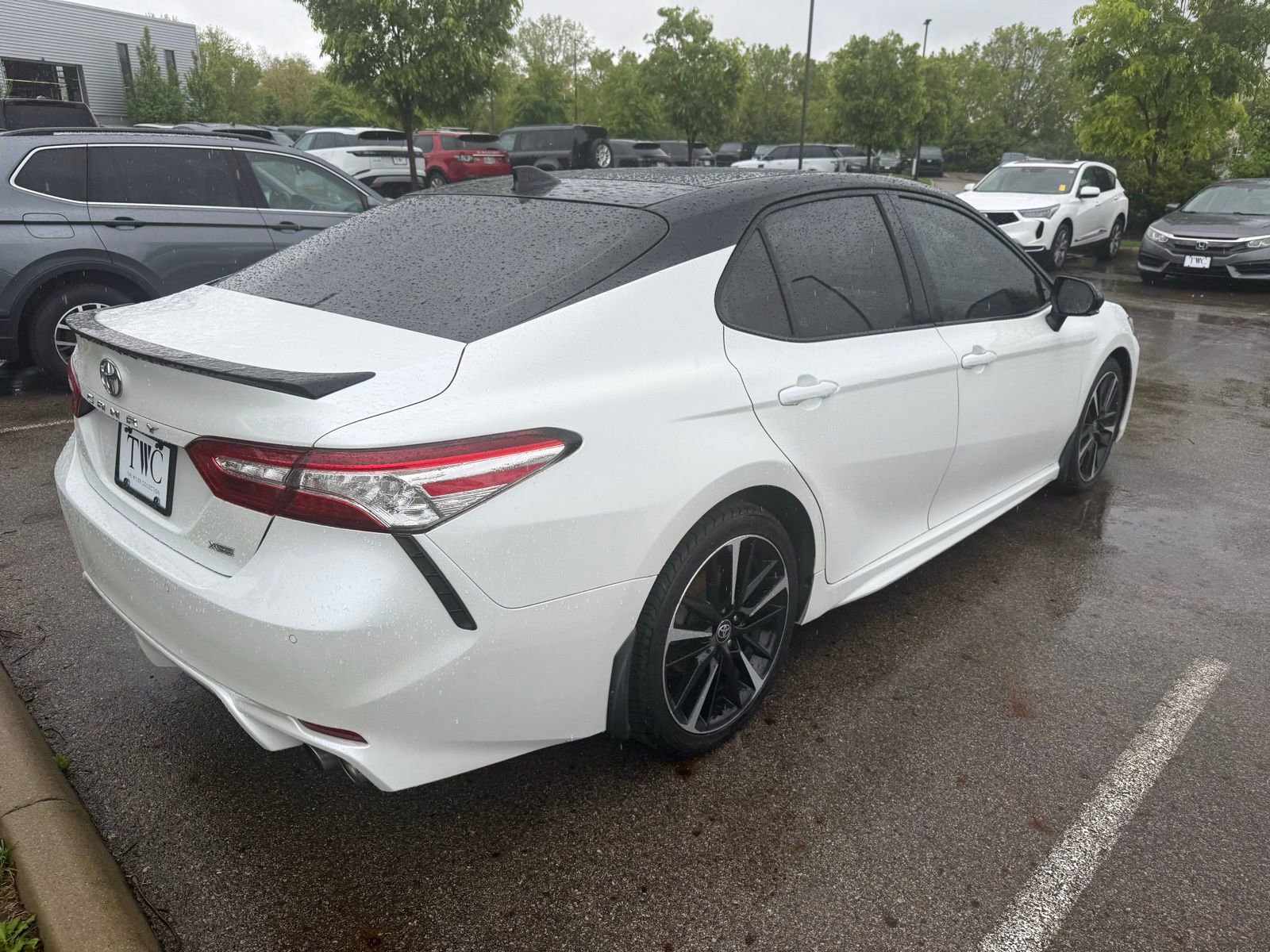 Used 2020 Toyota Camry XSE FWD image 5