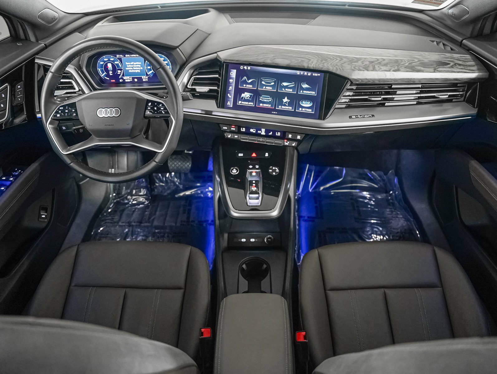 Used 2024 Audi Q4 e-tron Prestige image 12