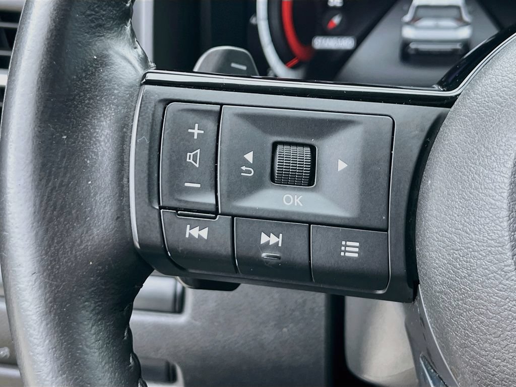 Used 2023 Nissan Rogue Platinum w/ Platinum Premium Package FWD image 18