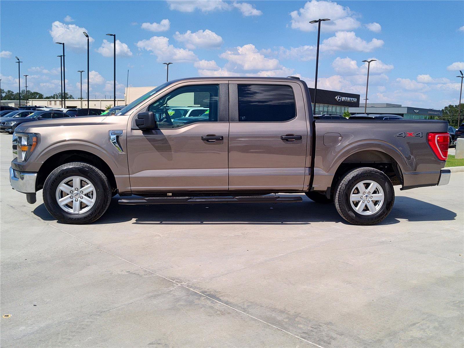 Used 2023 Ford F150 XLT image 3