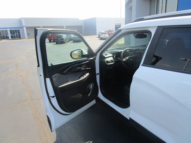 Used 2023 Chevrolet TrailBlazer LT w/ Convenience Package AWD/4WD image 16