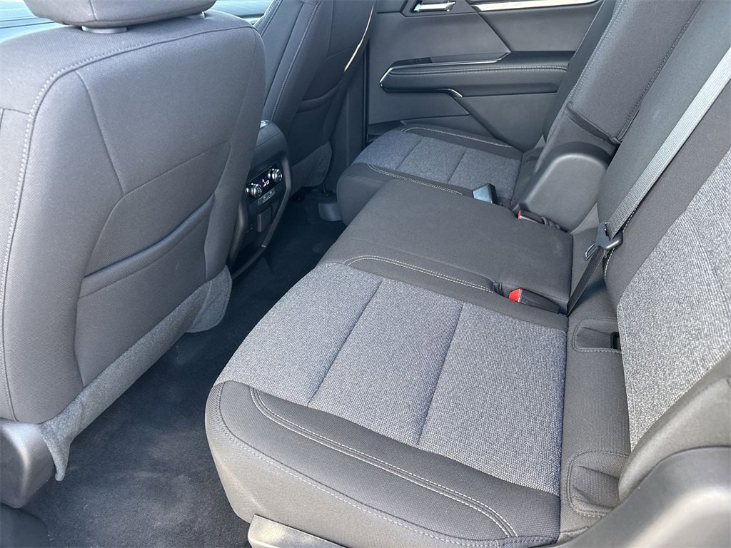 New 2025 GMC Acadia Elevation image 31