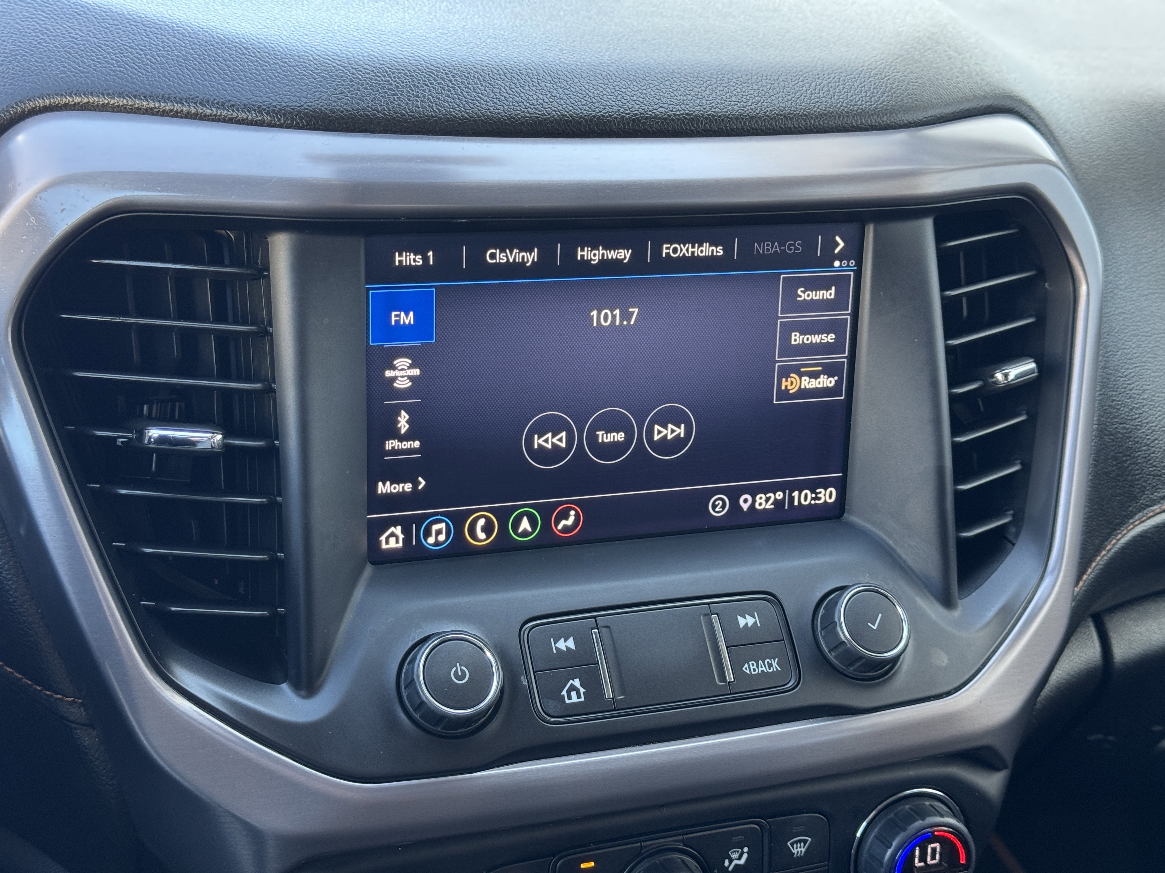 Certified 2020 GMC Acadia AT4 image 28