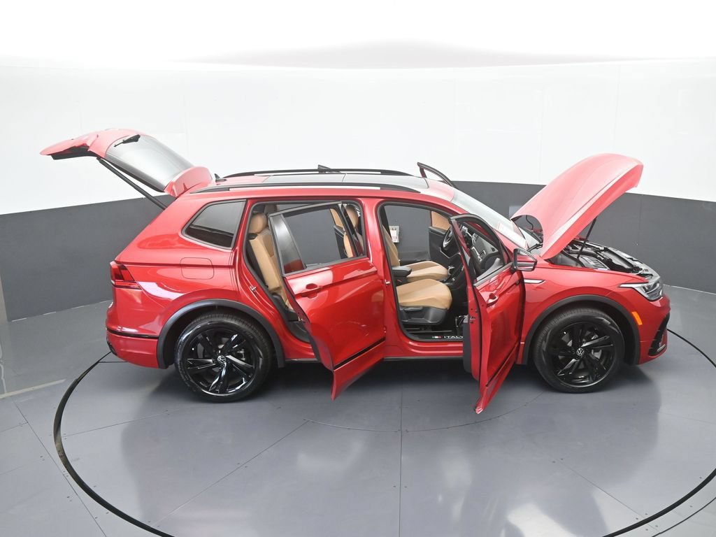 Used 2024 Volkswagen Tiguan SE R-Line FWD image 74