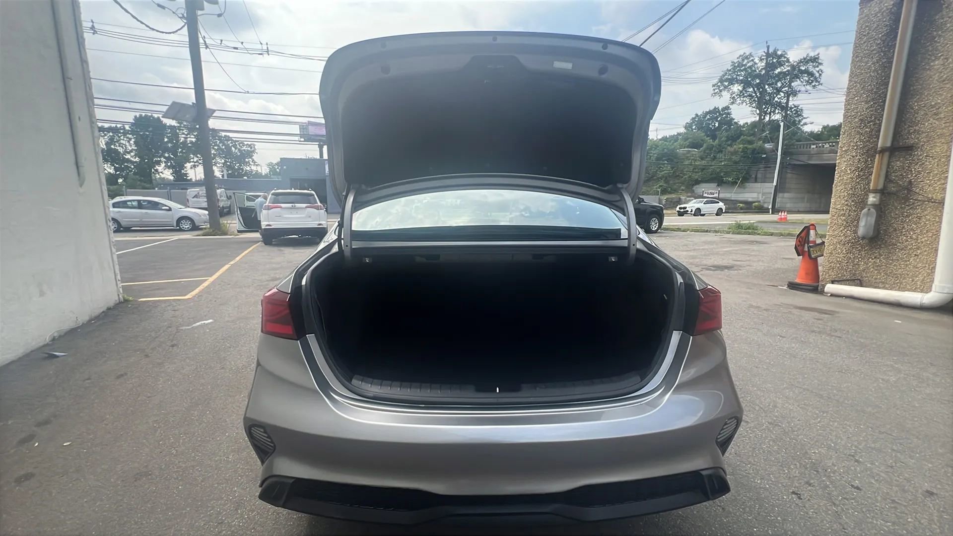 Used 2023 Kia Forte LXS image 9