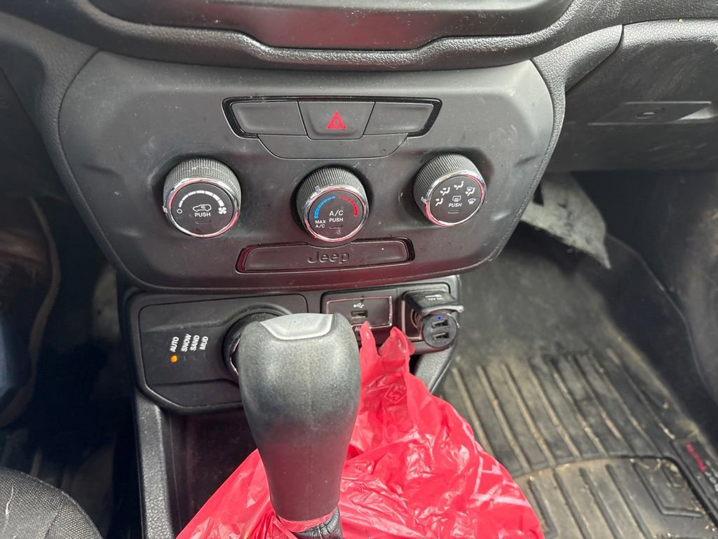 Used 2018 Jeep Renegade Sport w/ Power & Air Group AWD/4WD image 19