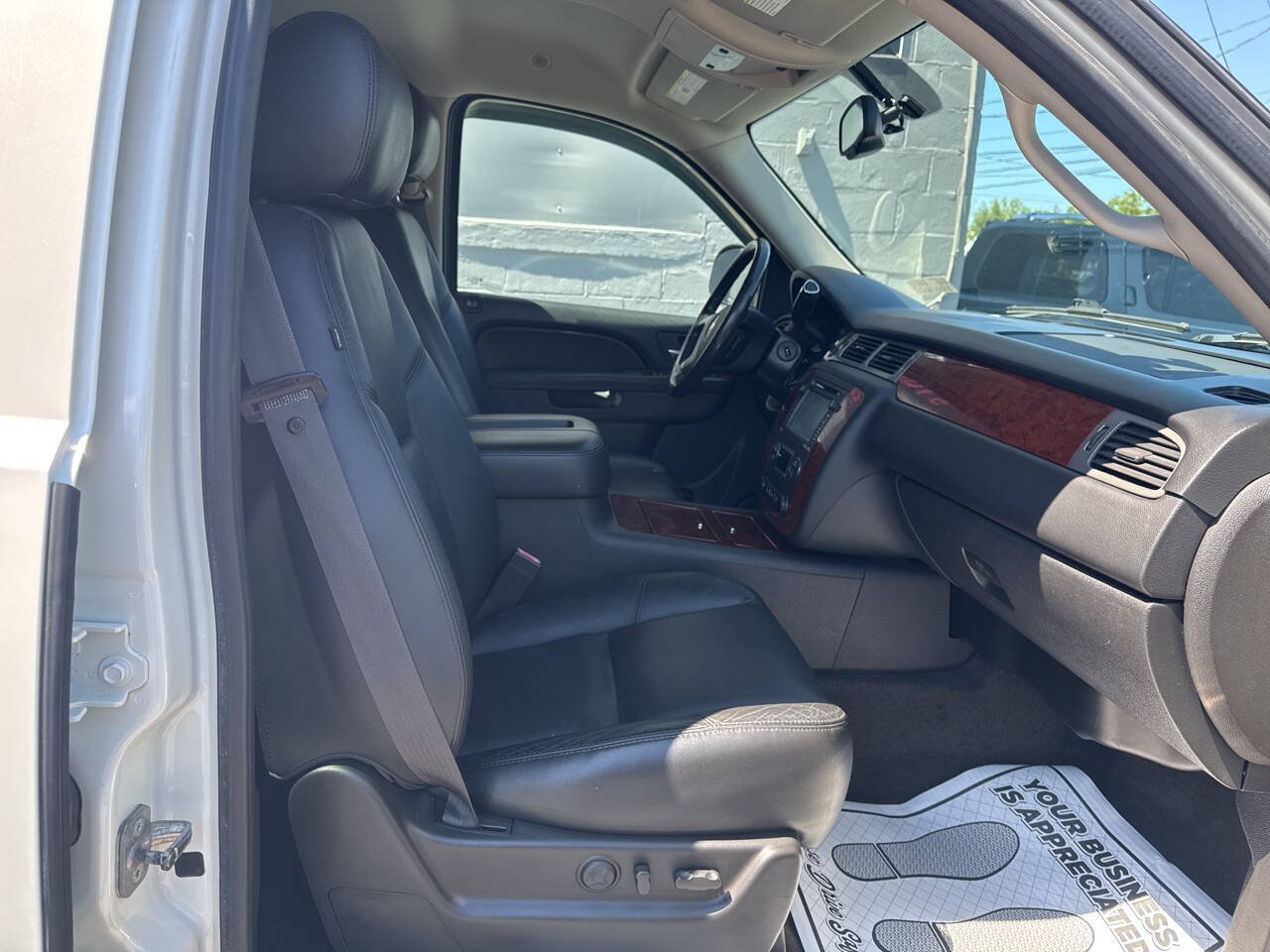 Used 2012 Chevrolet Avalanche LTZ AWD/4WD image 28