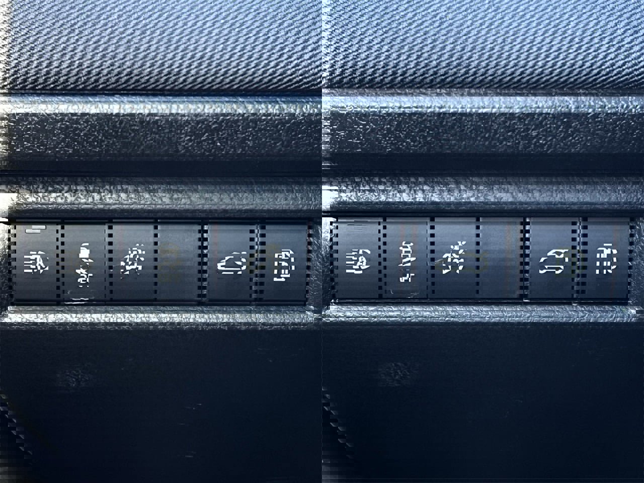 Used 2025 Toyota Camry LE image 20