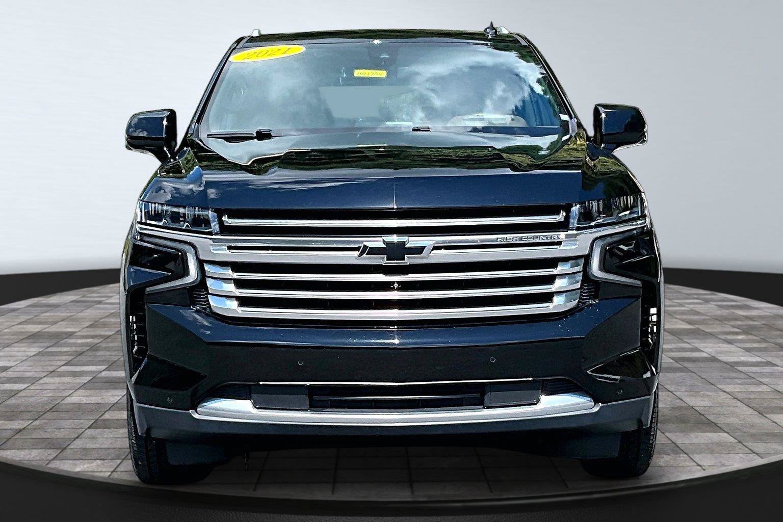 Used 2021 Chevrolet Tahoe High Country w/ Premium Package AWD/4WD image 2