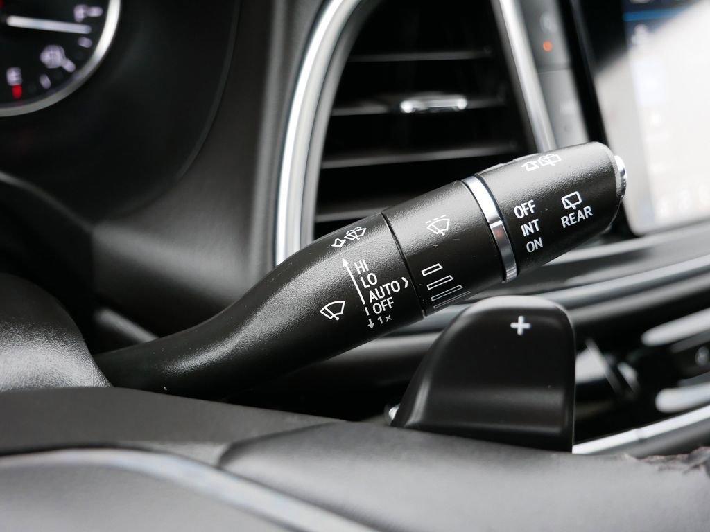 Used 2024 Buick Enclave Avenir w/ Avenir Technology Package image 26