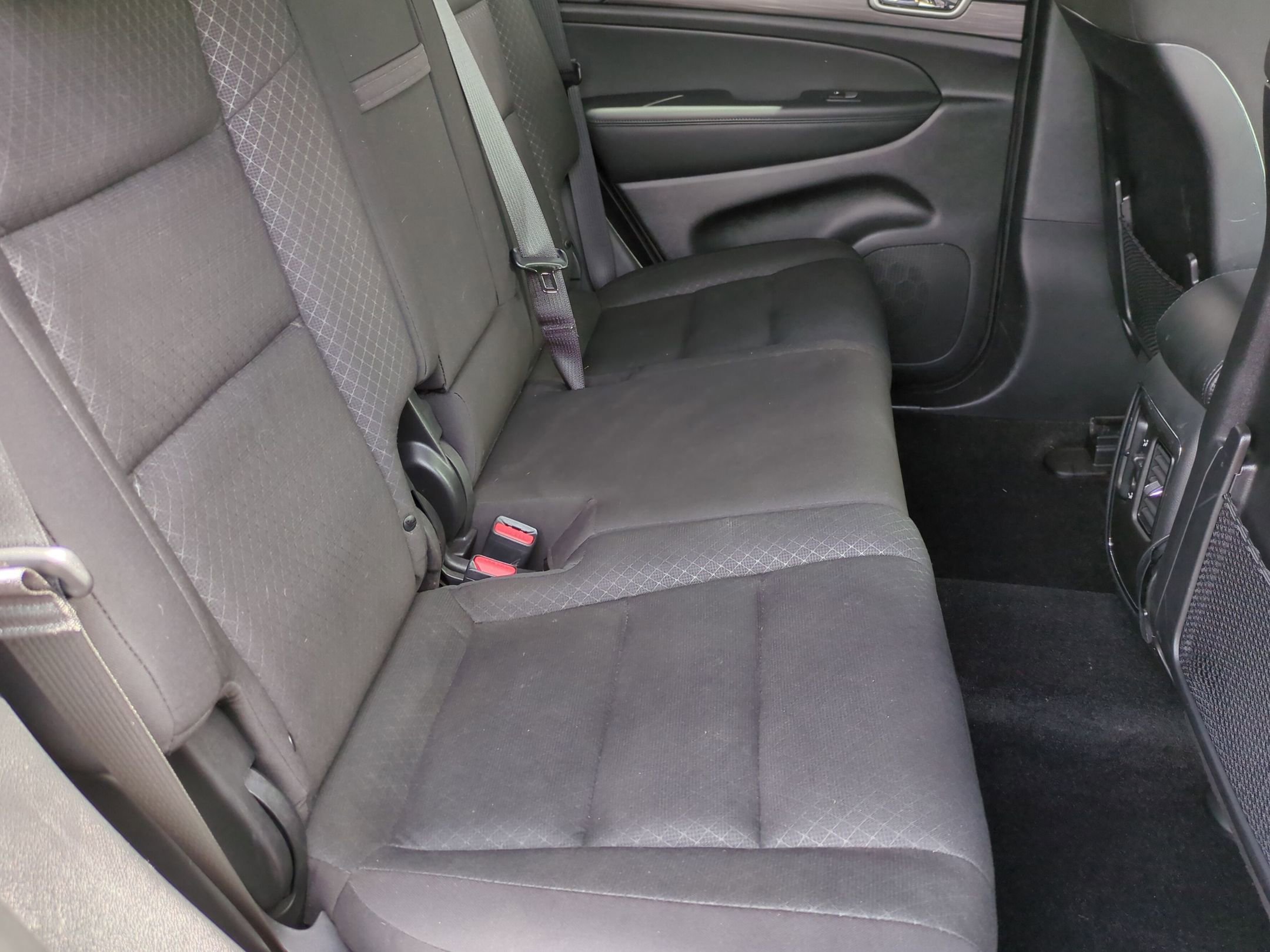 Used 2022 Jeep Grand Cherokee Laredo E image 39