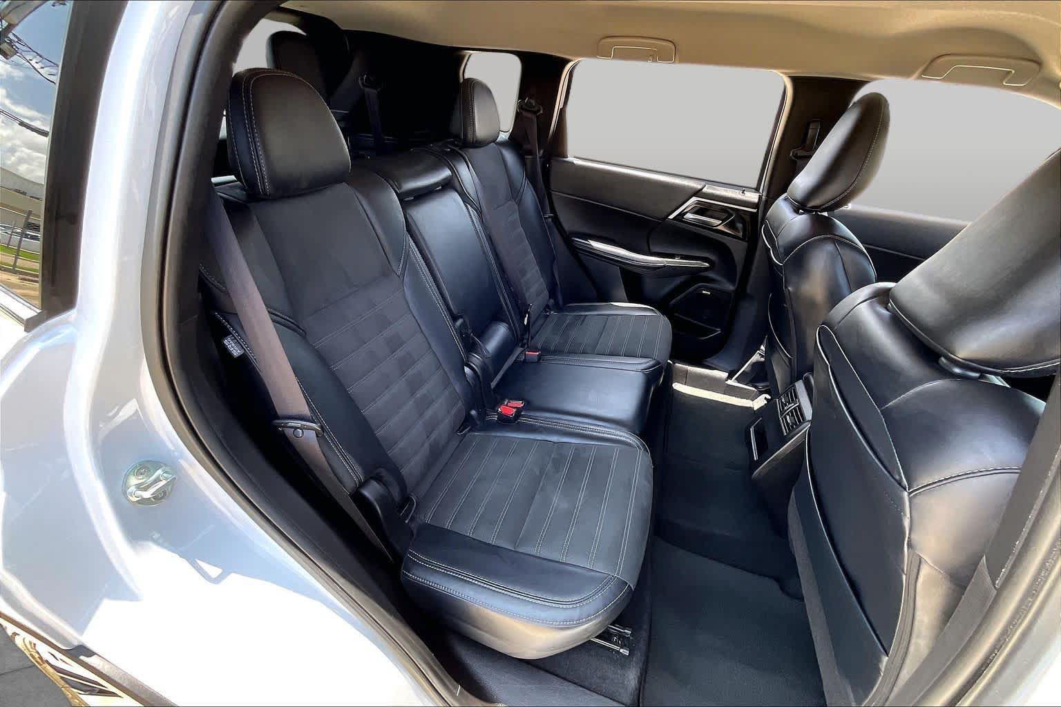 Used 2025 Mitsubishi Outlander SE AWD/4WD image 18