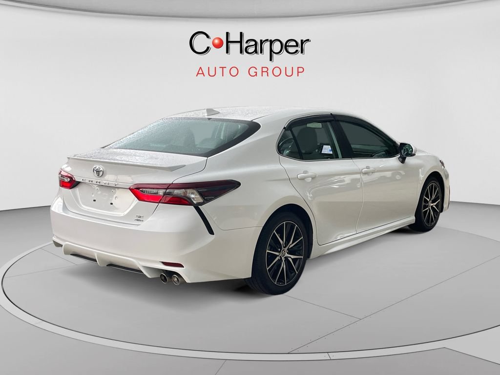 Used 2022 Toyota Camry SE w/ Cold Weather Package AWD/4WD image 3