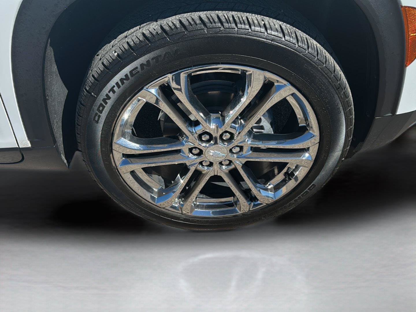 Used 2025 Chevrolet Traverse LT w/ LPO, Floor Liner Package FWD image 11