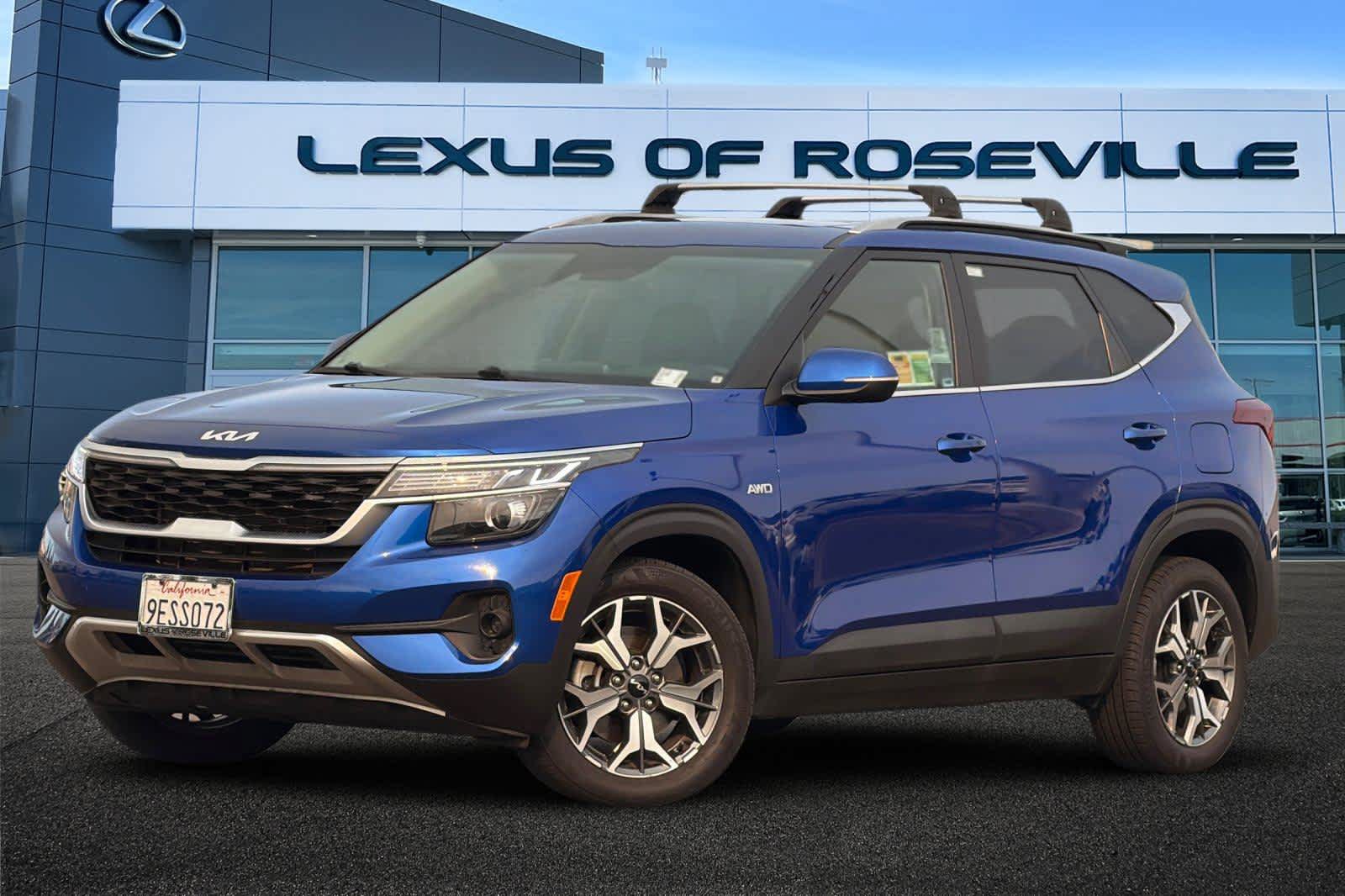 Used 2023 Kia Seltos EX AWD/4WD image 1
