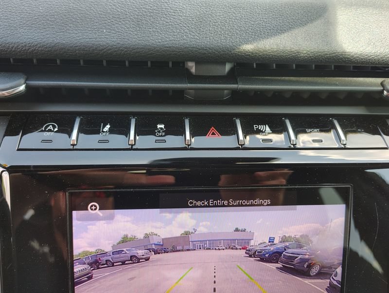 Used 2025 Jeep Grand Cherokee L Altitude AWD/4WD image 19