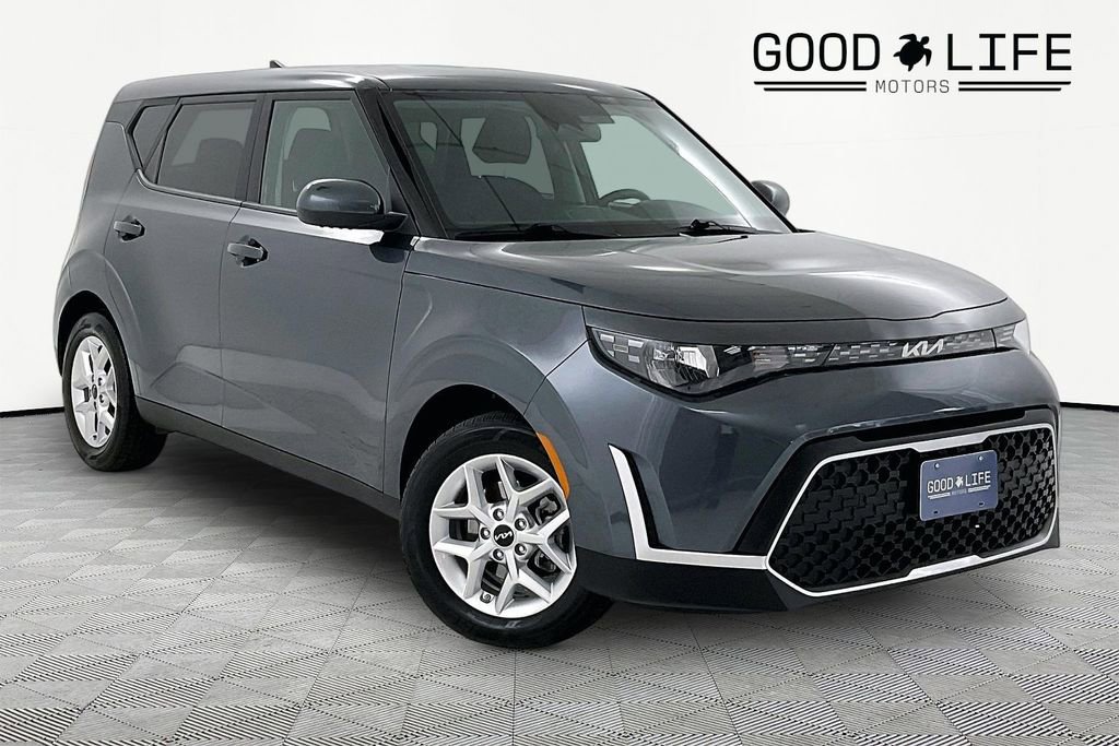 Used 2023 Kia Soul LX w/ Option Group 015 FWD video 1