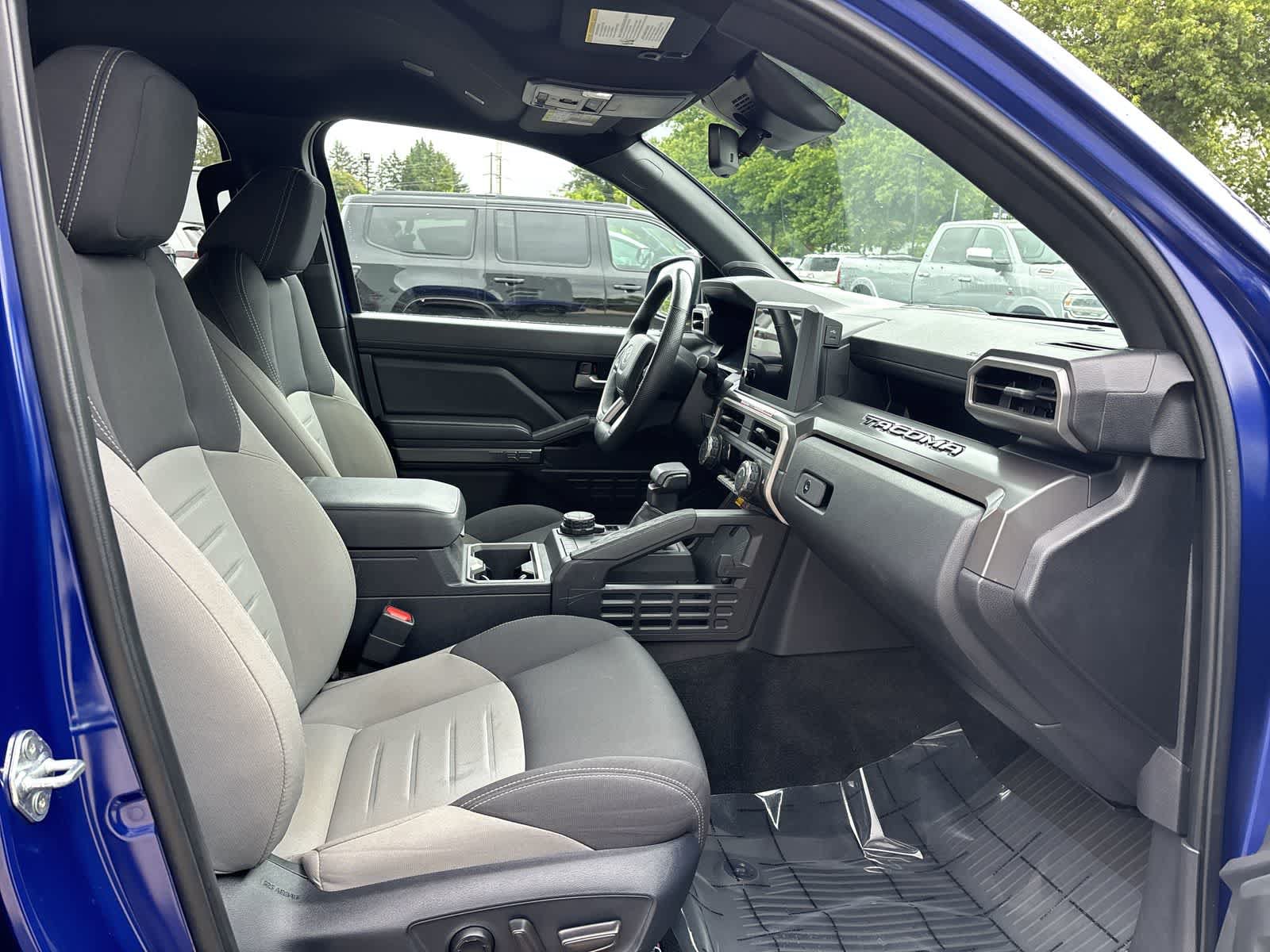 Used 2024 Toyota Tacoma TRD Sport w/ TRD Sport Upgrade Package AWD/4WD image 5