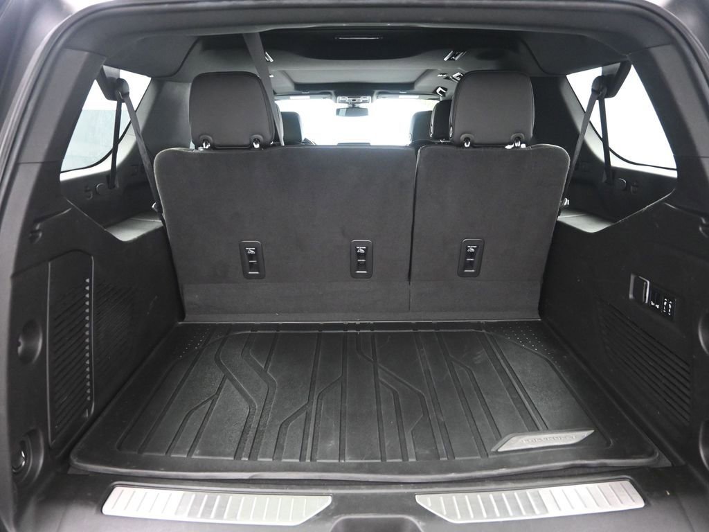 Used 2022 Chevrolet Suburban RST w/ Sport Performance Package AWD/4WD image 36