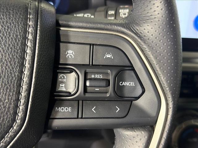 Used 2025 Toyota 4Runner TRD Off-Road Premium AWD/4WD image 26