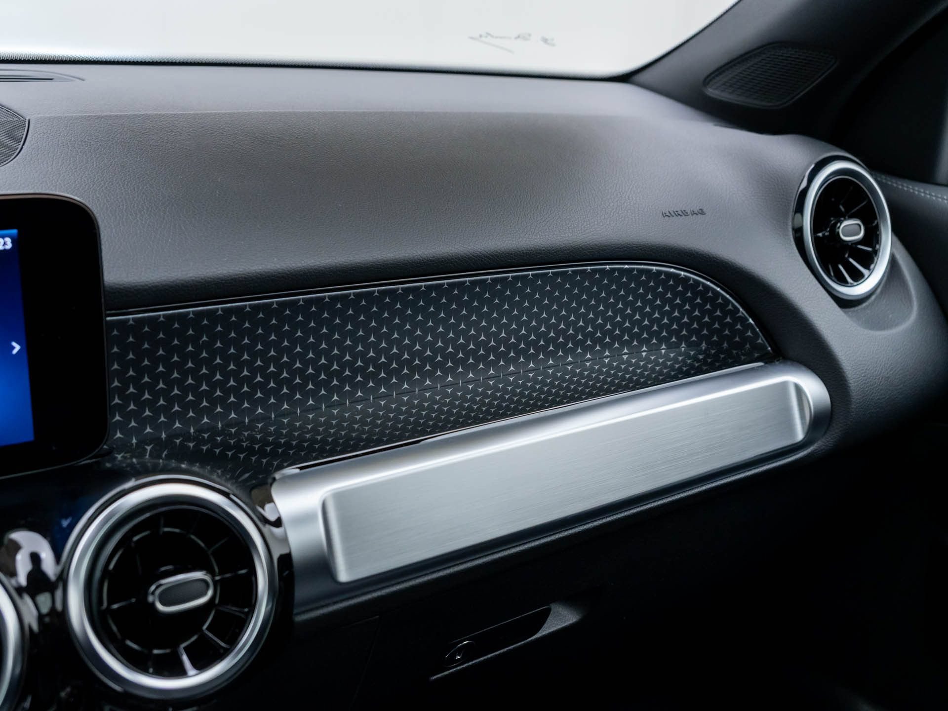 New 2026 Mercedes-Benz GLB 250 4MATIC image 26