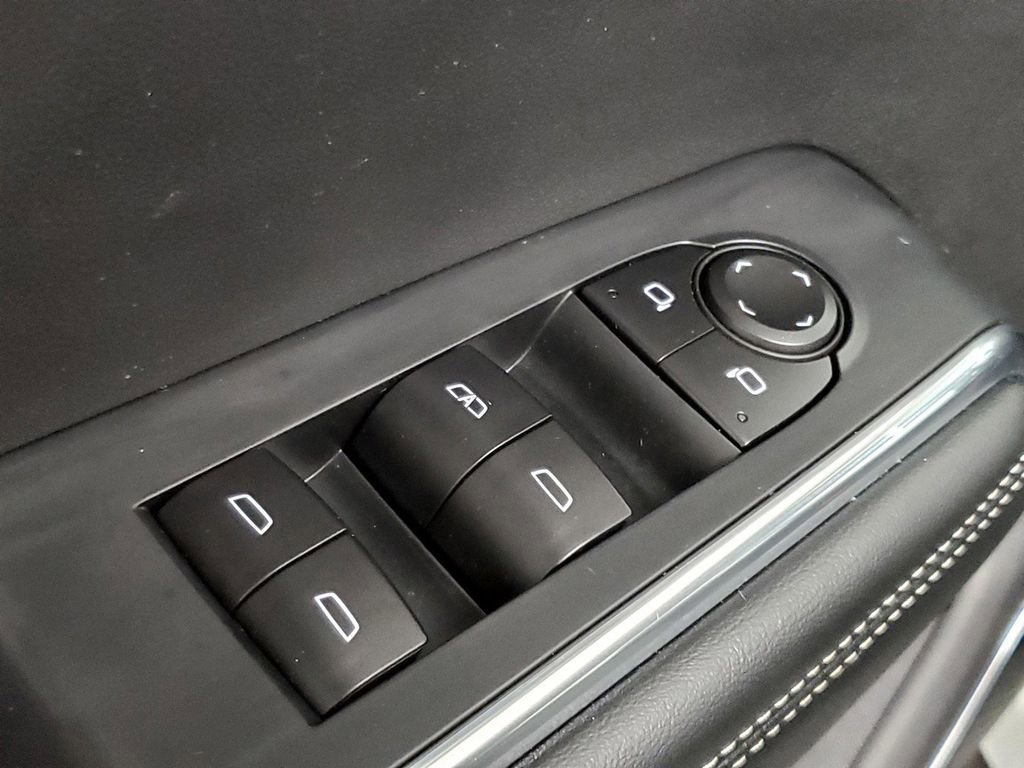 Used 2025 GMC Acadia Elevation FWD image 29
