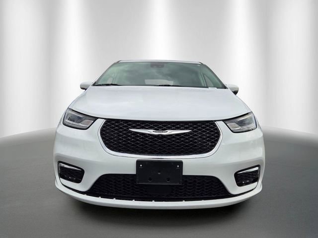Used 2023 Chrysler Pacifica Touring-L FWD image 8