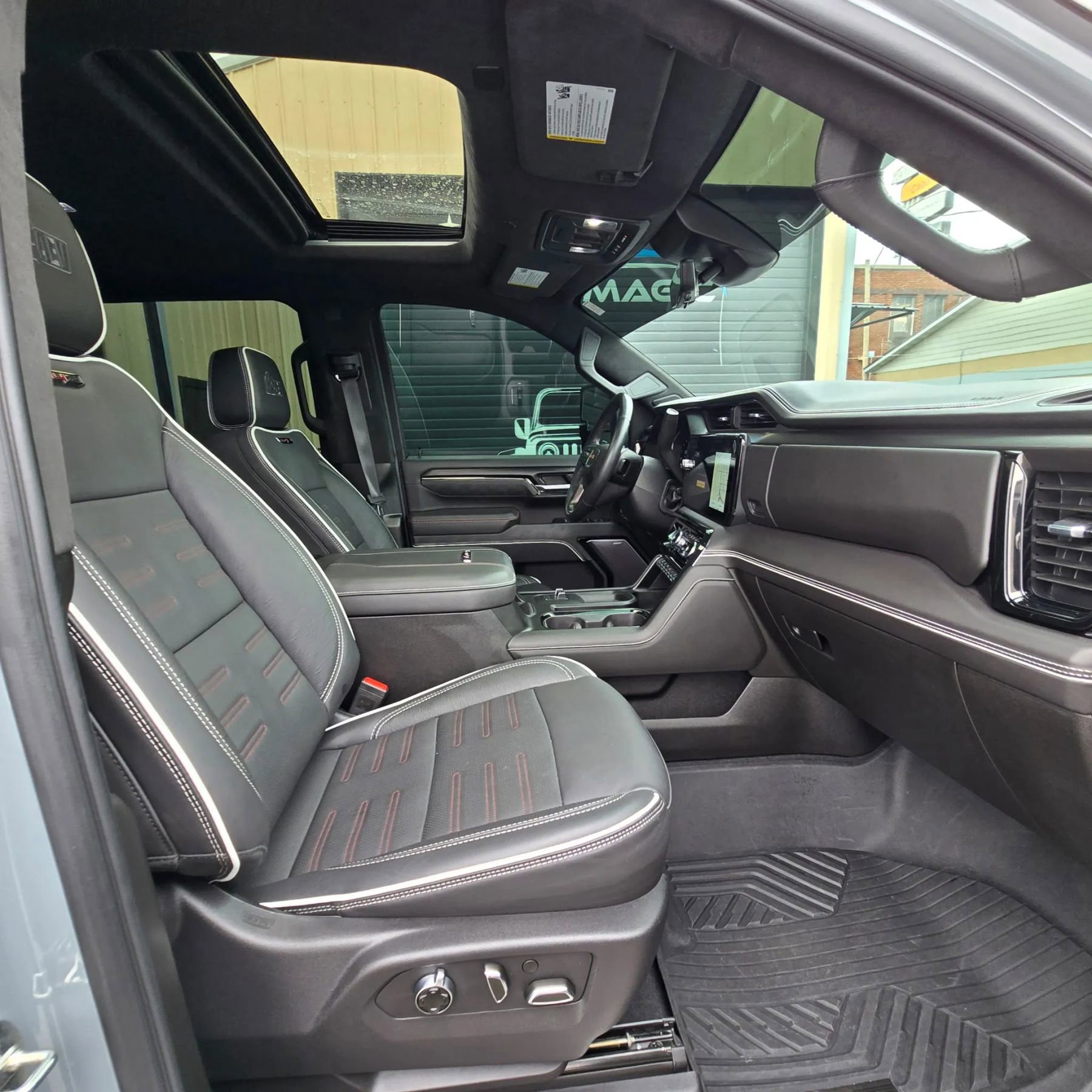 Used 2024 GMC Sierra 2500 AT4X w/ AT4X AEV Edition AWD/4WD image 13