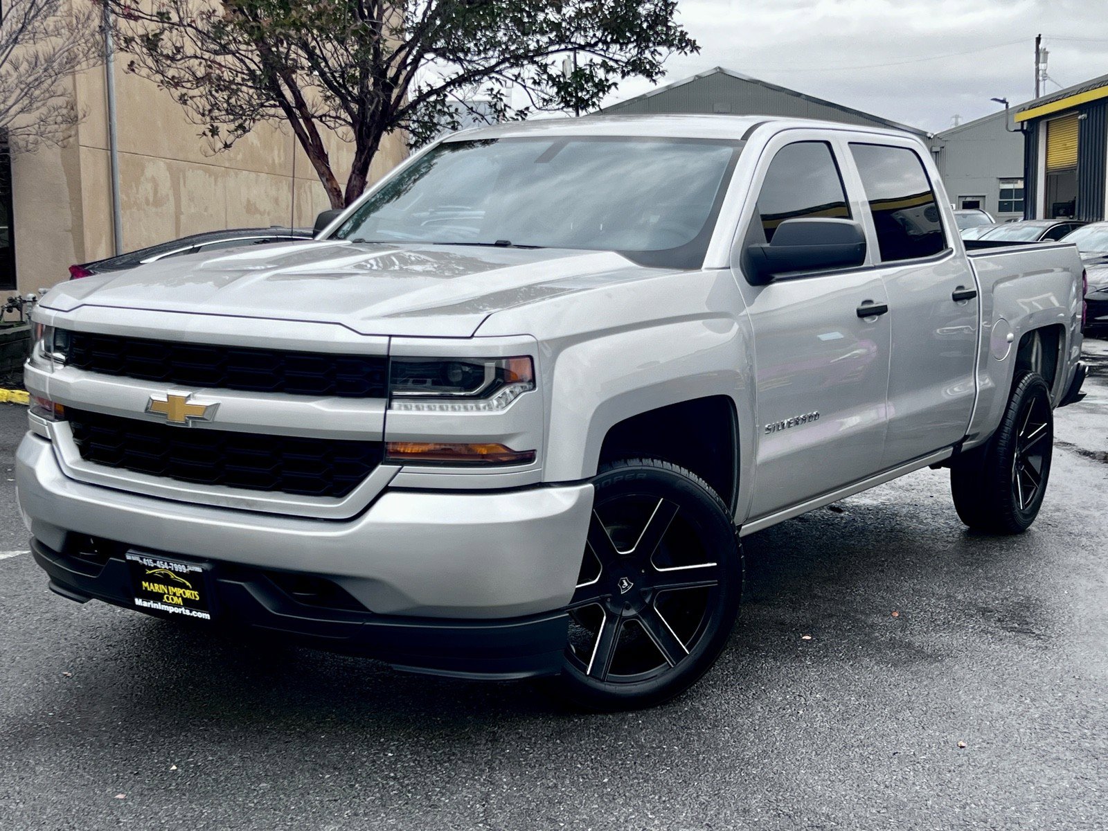 Used 2018 Chevrolet Silverado 1500 Custom w/ Trailering Package RWD image 2