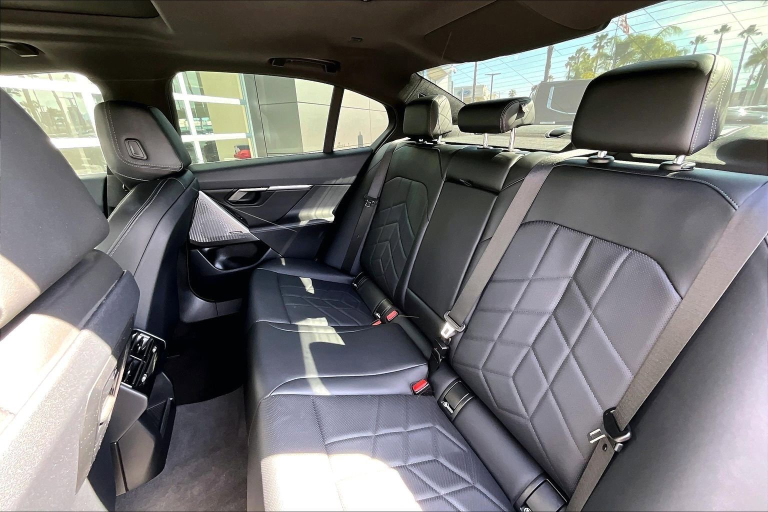 Used 2024 BMW i5 eDrive40i w/ M Sport Package image 25