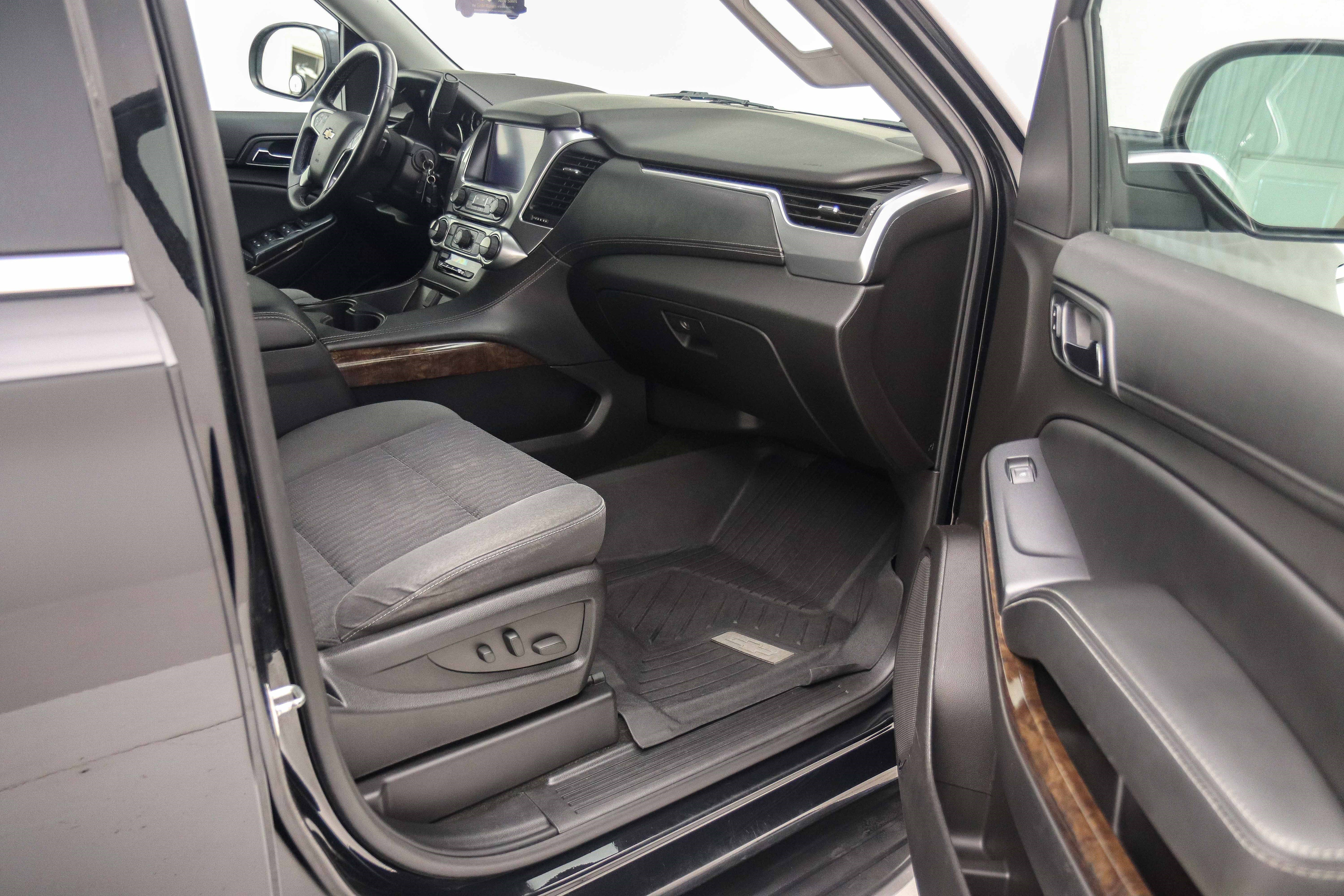 Used 2017 Chevrolet Suburban 3500 LS w/ Driver Alert Package AWD/4WD image 16