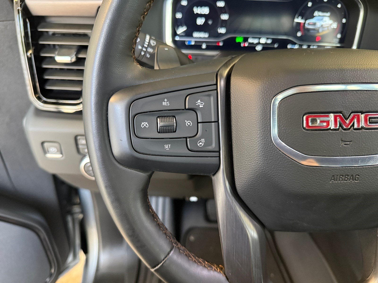 Used 2023 GMC Sierra 1500 AT4 w/ AT4 Preferred Package AWD/4WD image 24