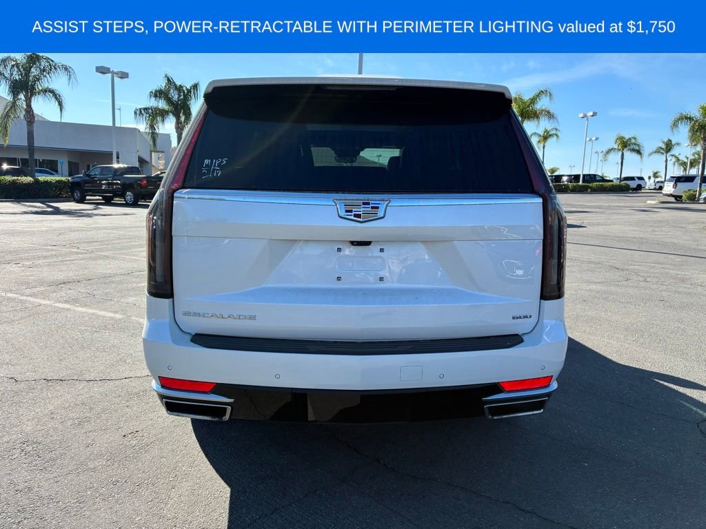 Used 2023 Cadillac Escalade Premium Luxury w/ Performance Package image 7