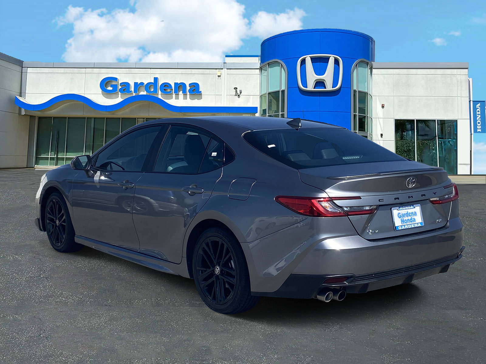 Used 2025 Toyota Camry SE FWD image 4