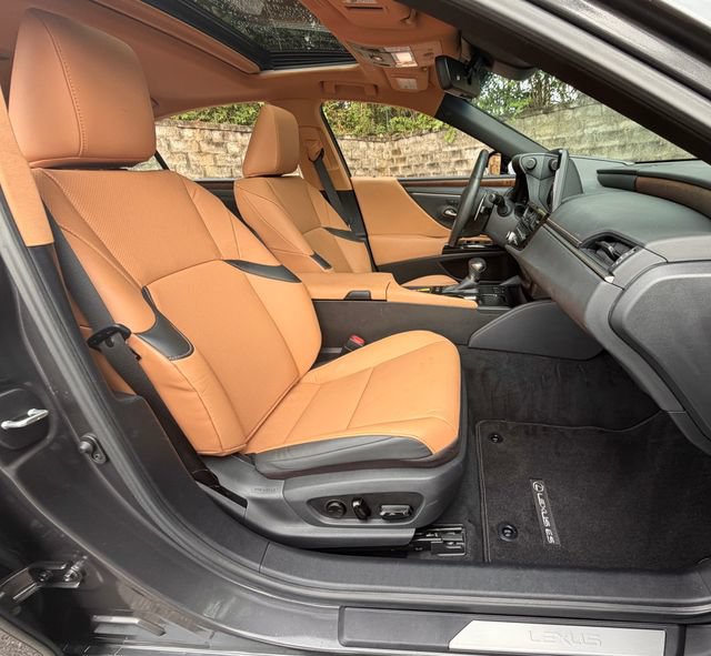 Certified 2024 Lexus ES 300h w/ Premium Package FWD image 22