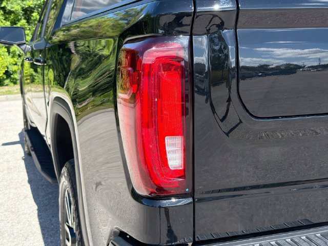Used 2025 GMC Sierra 1500 AT4 w/ AT4 Premium Package AWD/4WD image 10