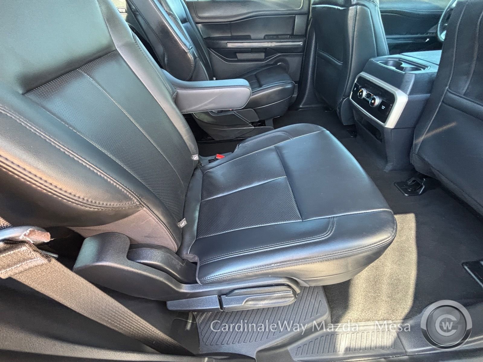 Used 2024 Ford Expedition XLT image 14