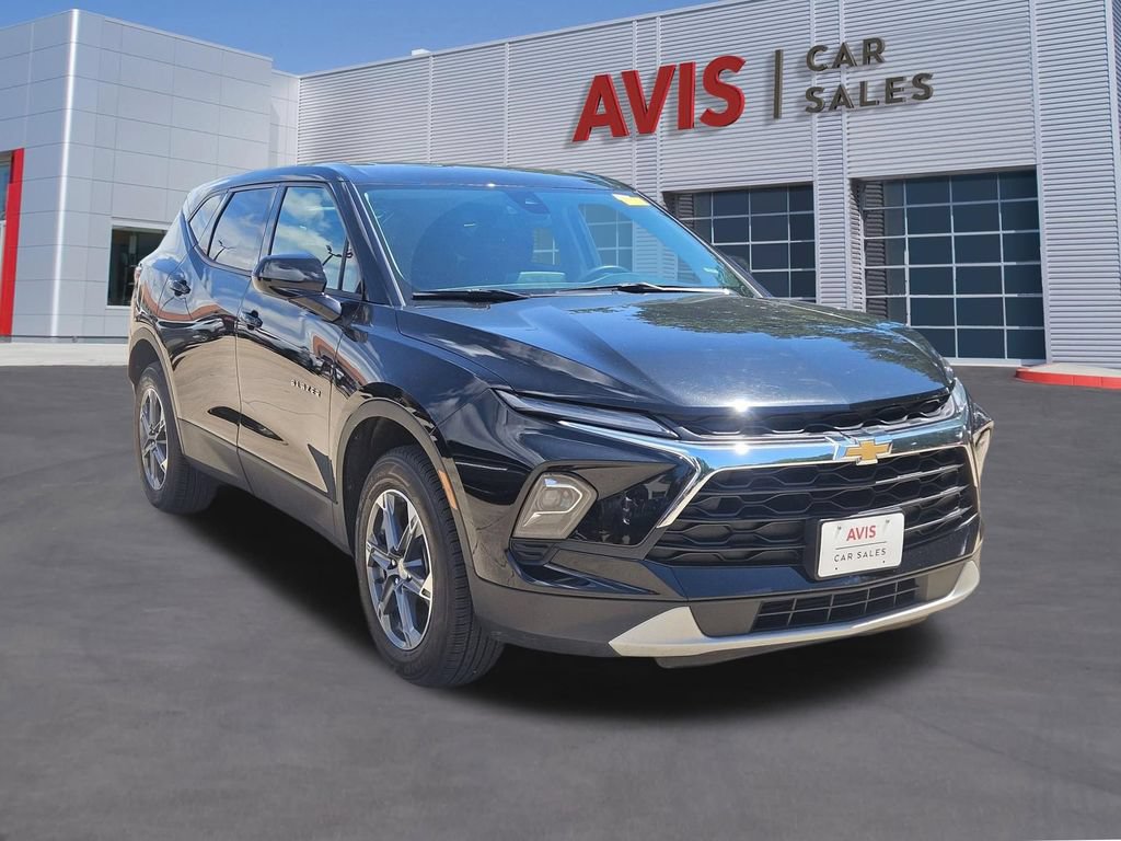 Used 2025 Chevrolet Blazer LT FWD image 9