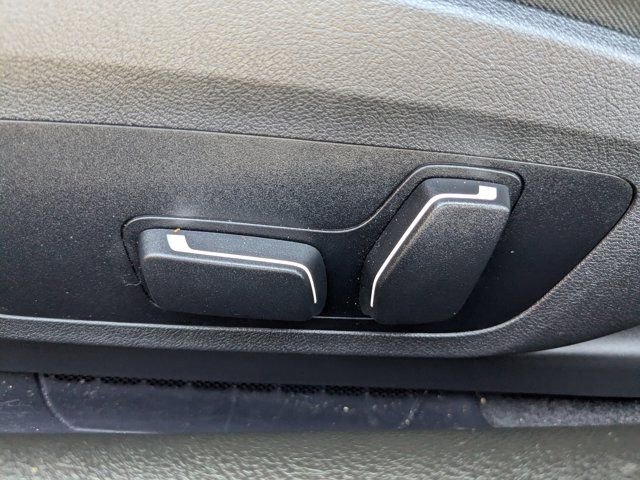 Used 2025 BMW 230i Coupe image 22