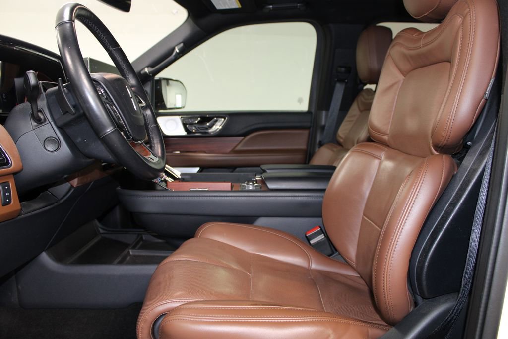 Used 2024 Lincoln Navigator L Reserve AWD/4WD image 17