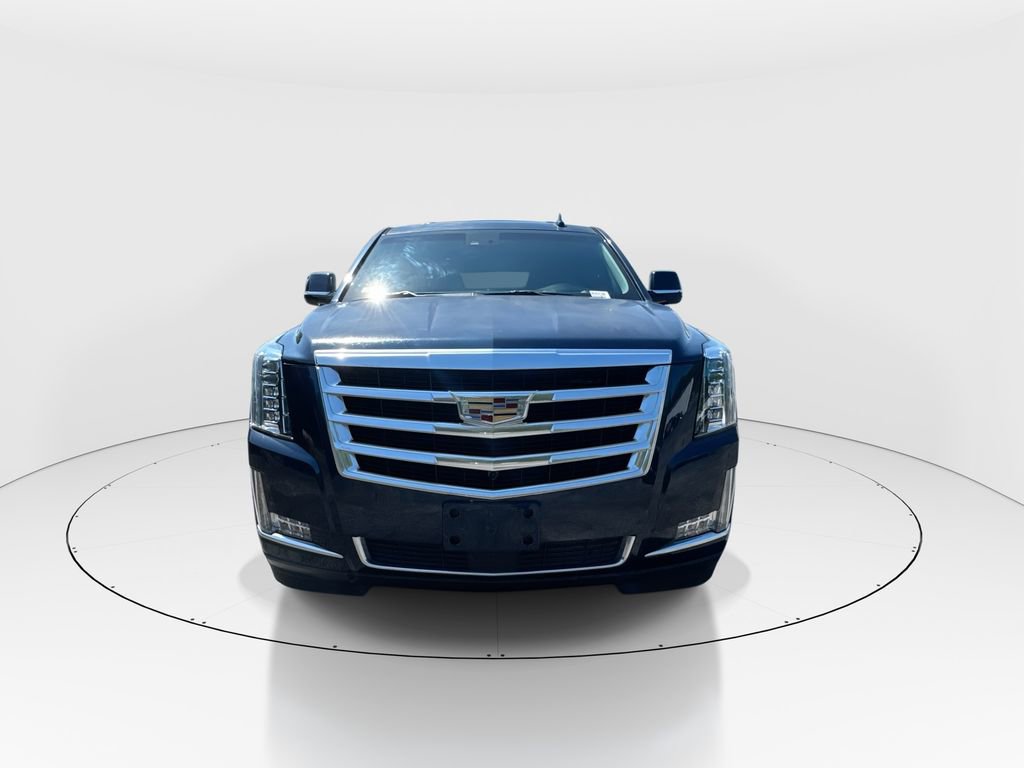 Used 2017 Cadillac Escalade Premium Luxury image 3