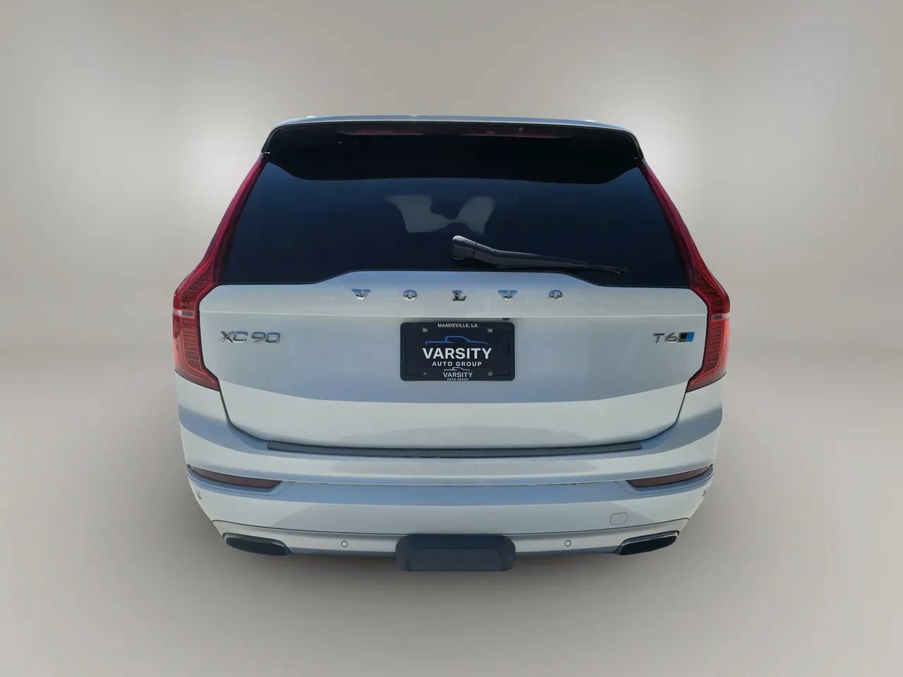 Used 2017 Volvo XC90 T6 Momentum w/ Vision Package AWD/4WD image 6