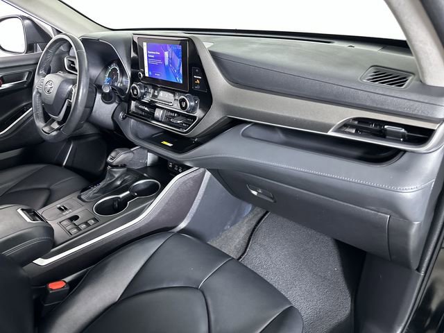 Used 2023 Toyota Highlander XLE AWD/4WD image 30