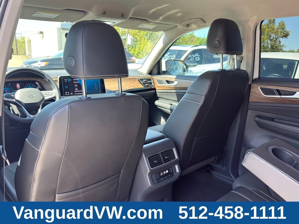 Used 2024 Volkswagen Atlas SE w/ Black Wheel Package FWD image 28