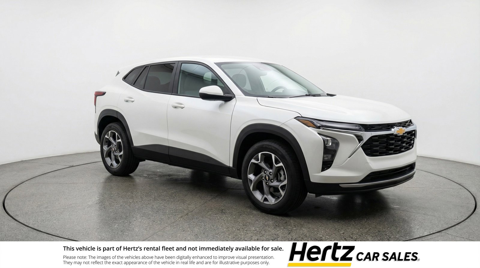 Used 2025 Chevrolet Trax LT FWD image 1