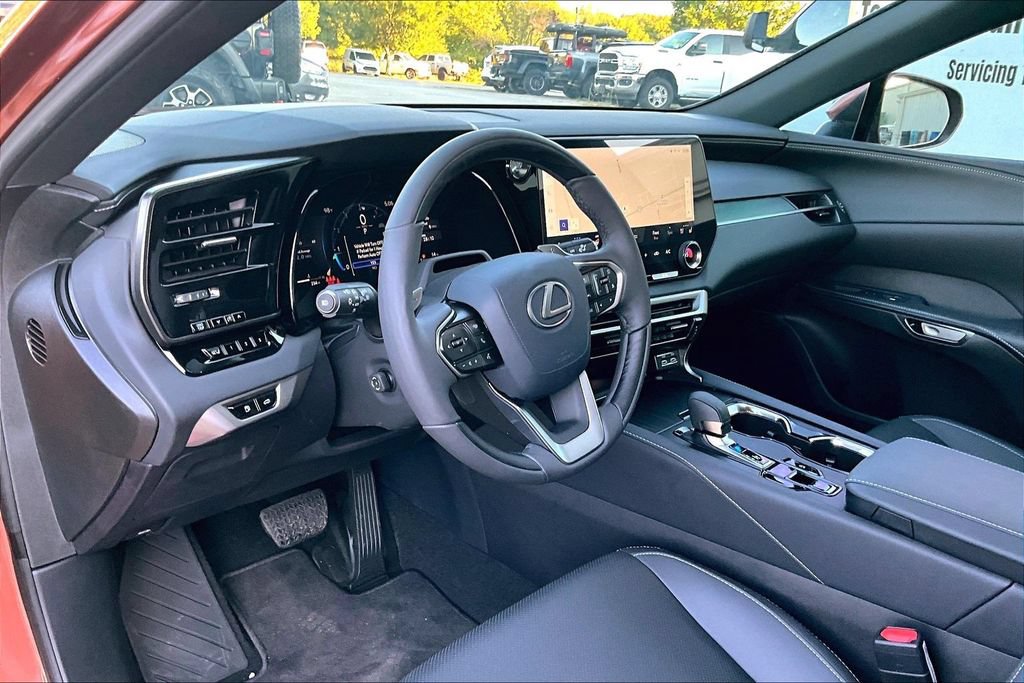 Used 2025 Lexus RX 350 Premium w/ Convenience Package FWD image 10