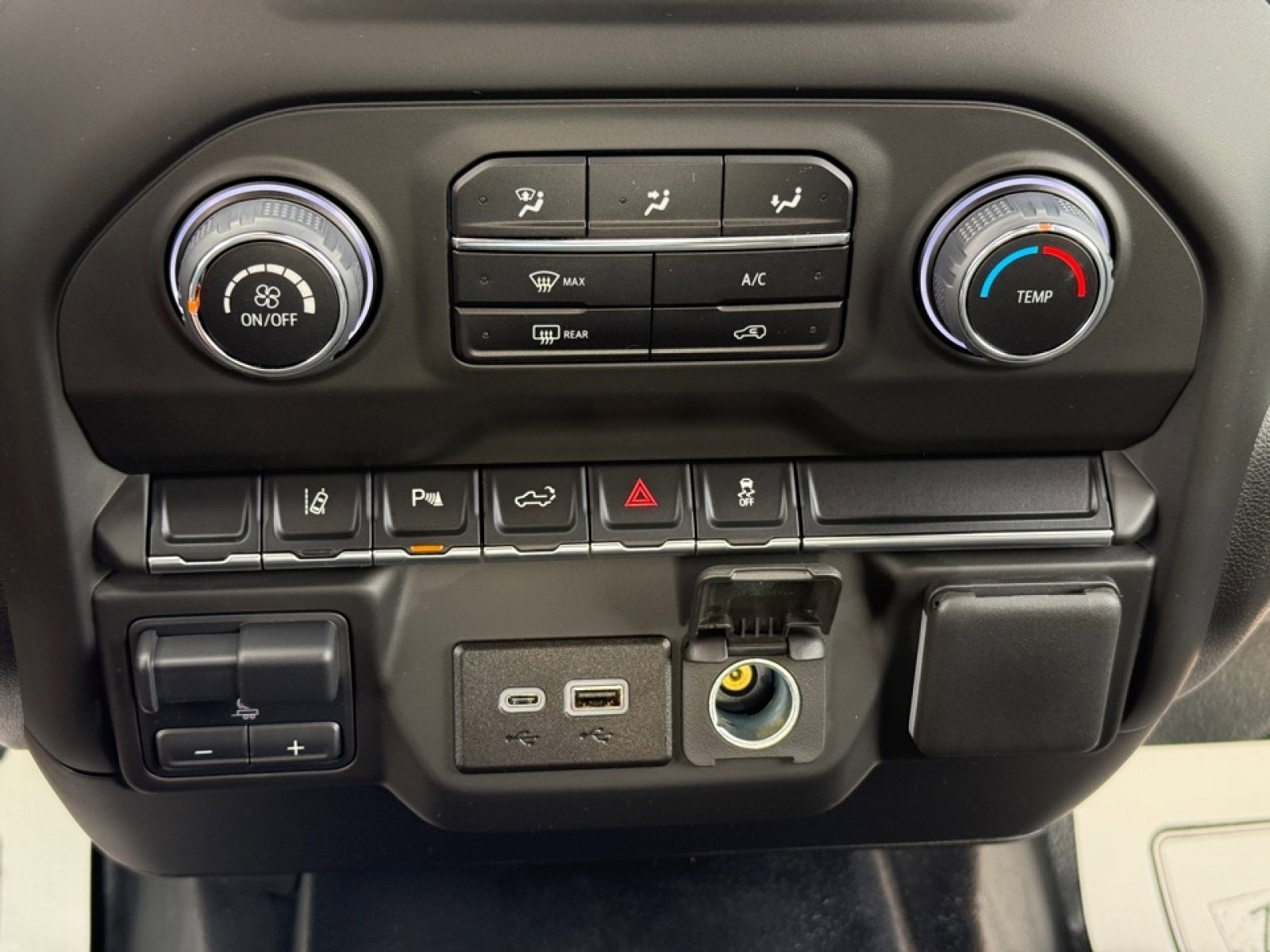 Used 2025 Chevrolet Silverado 2500 W/T w/ WT/CX Safety Package image 27