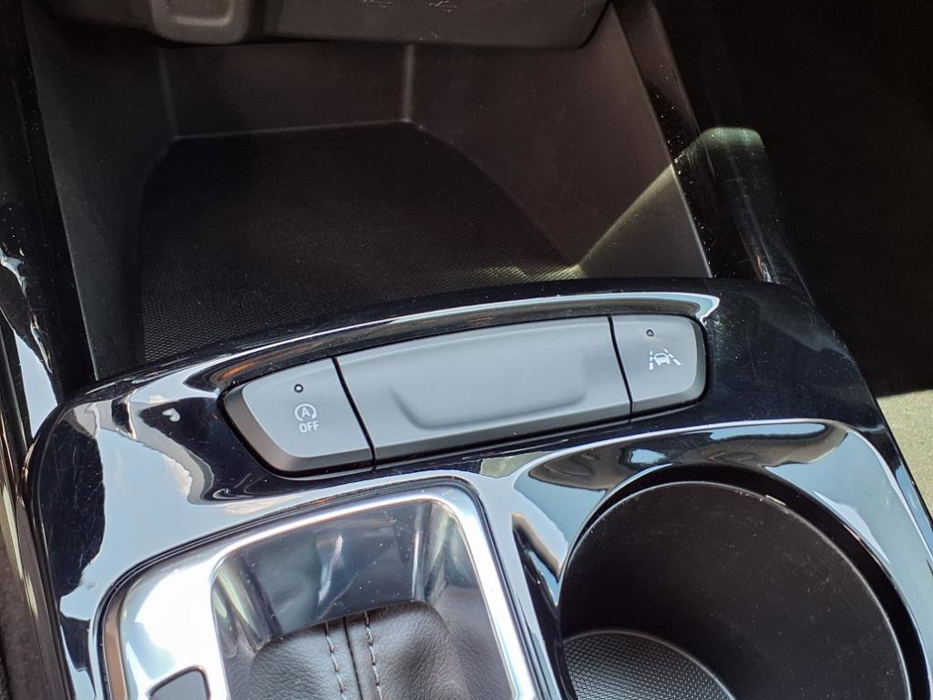 Certified 2024 Chevrolet Trax LT w/ Driver Confidence Package image 17